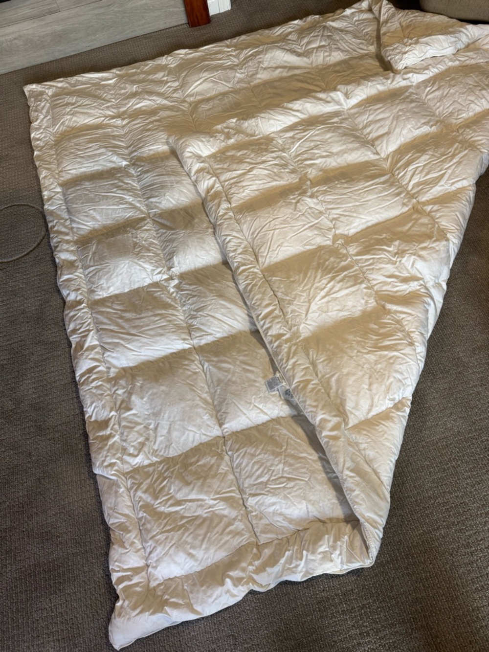 Hotel Collection 75% Goose Down Filled Queen Sized Comforter! Mint Condition! - Picture 12 of 13